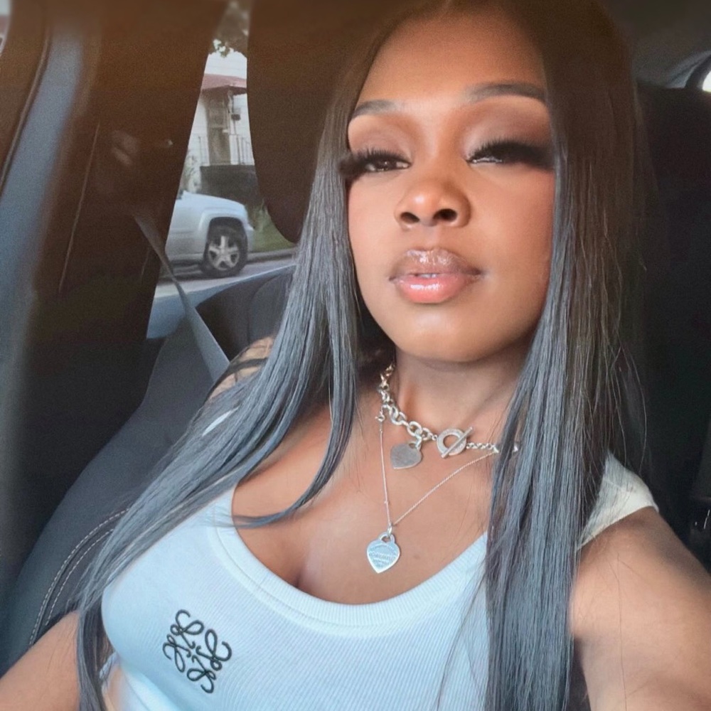 Meet your Posher, Markia